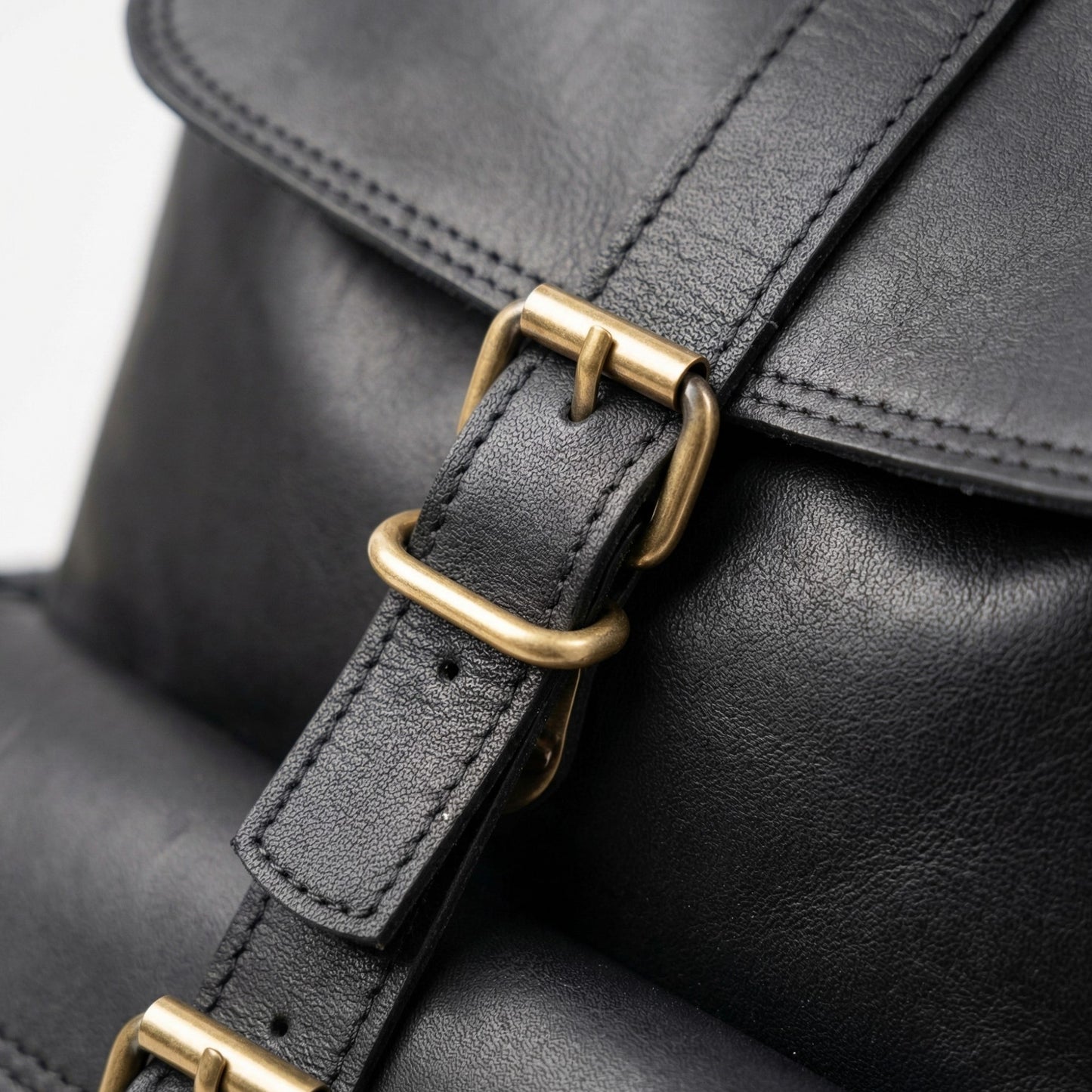 MADOSH Genuine Leather Backpack for Men – Vintage Black Leather Rucksack, Travel Hiking Camping Bag,Backpack with Multiple Pockets & Adjustable Straps. Terra Series (Ranger)
